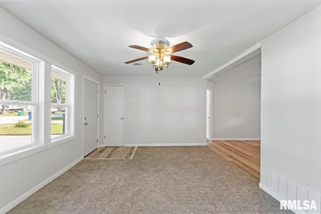 $179,900 | 3914 15th Street B, Moline, IL 61265