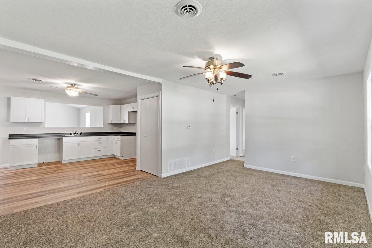 3914 15th Street B Moline, IL 61265 - Photo 6 of 31