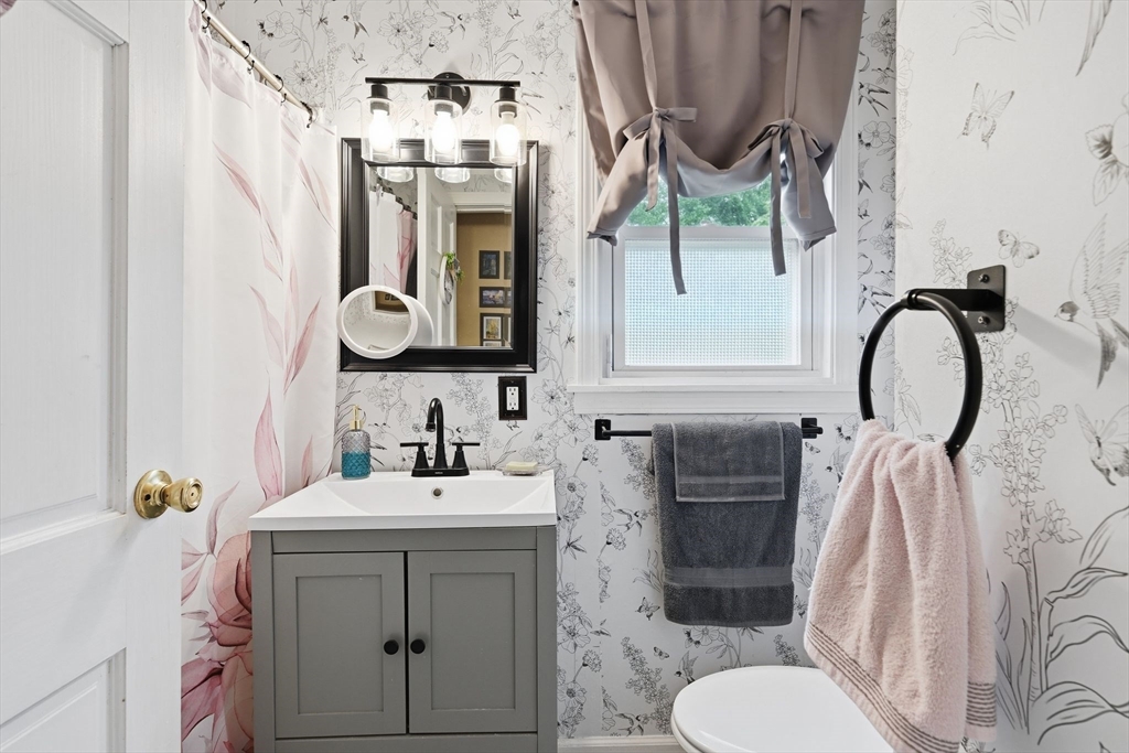618 Morgan Road West Springfield, MA 01089 - Photo 27 of 38