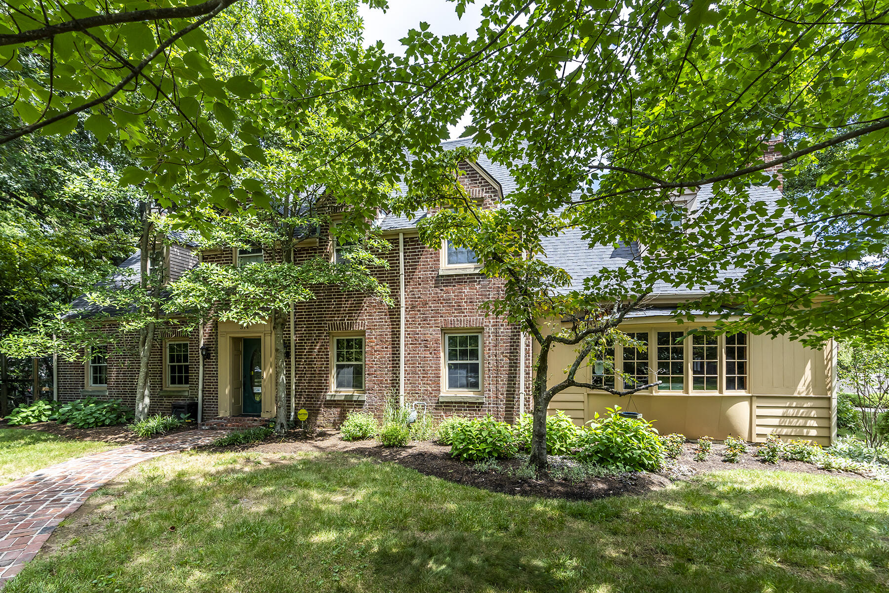 314 Strathmore Road Lexington, KY 40505 - Photo 2 of 87 DSC08825 copy
