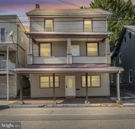 $235,000 | 17 East Grand Avenue, Tower City, PA 17980
