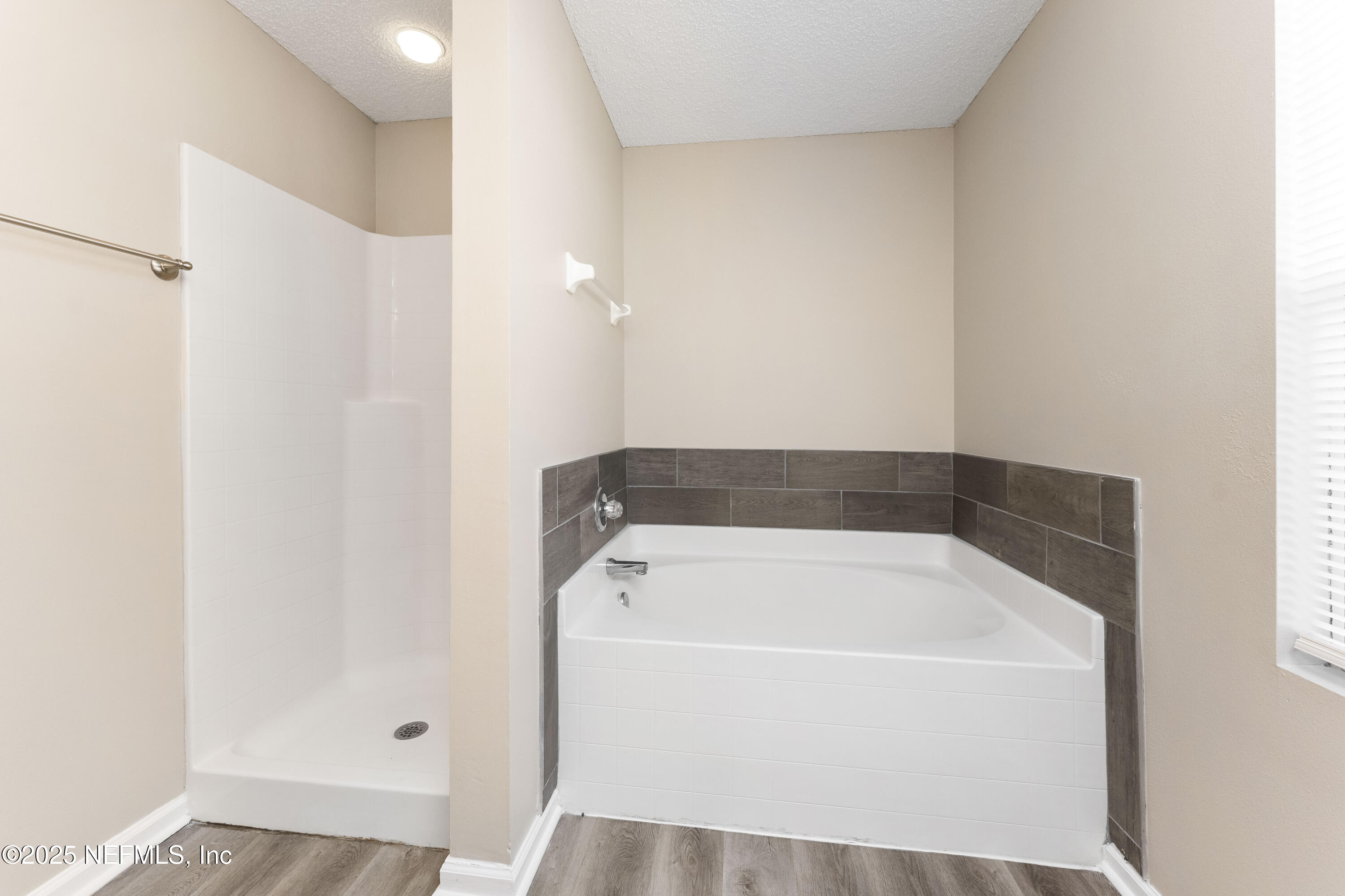 8625 Star Leaf Road North Jacksonville, FL 32210 - Photo 14 of 25 14_Primary En-Suite