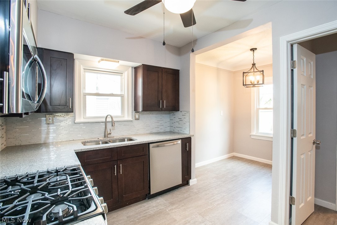 887 Selwyn Road Cleveland Heights, OH 44112 - Photo 11 of 34