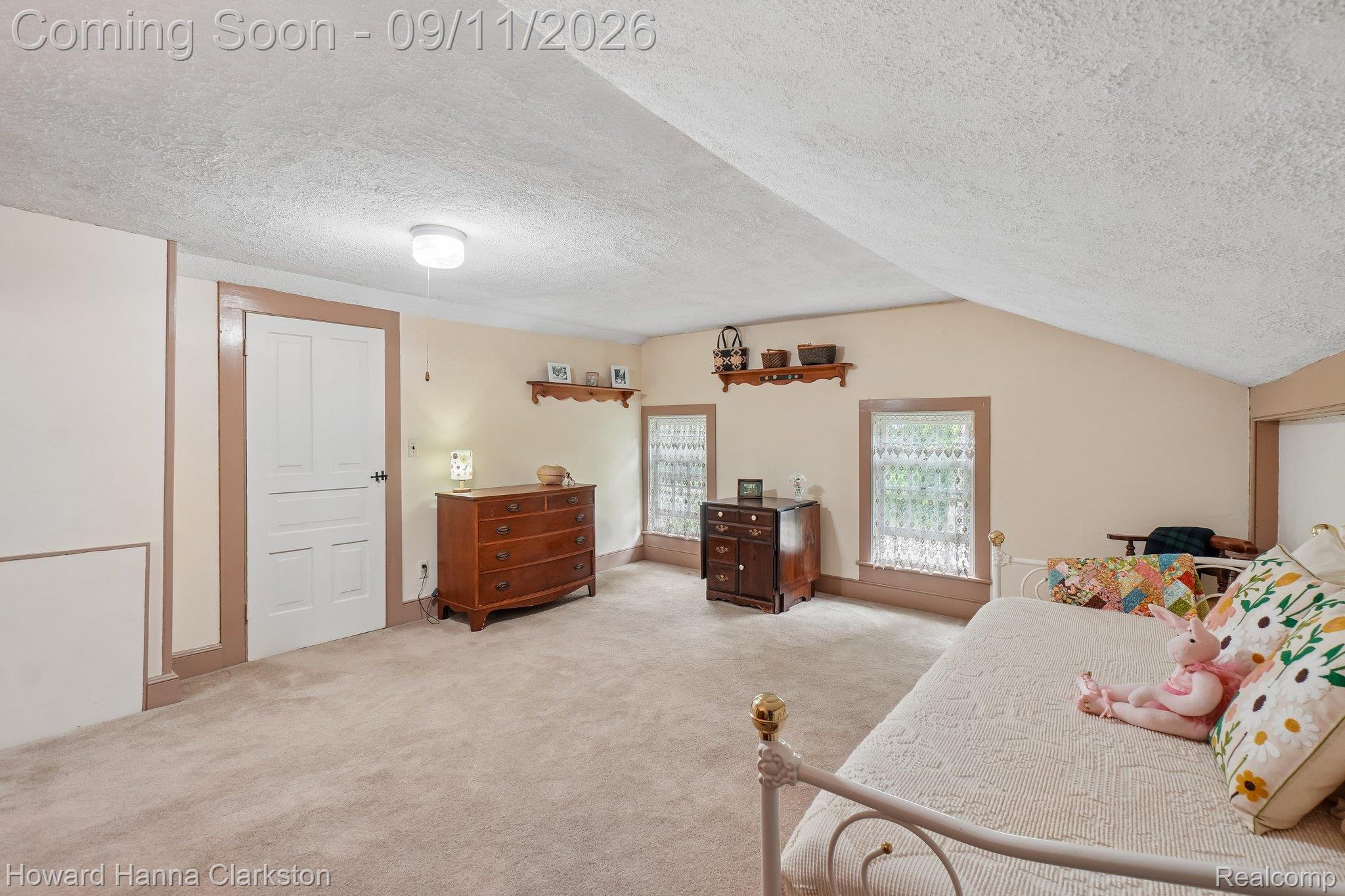 8301 Foster Road Clarkston, MI 48346 - Photo 24 of 41 Spacious 2nd floor bedroom with walk-in closet.