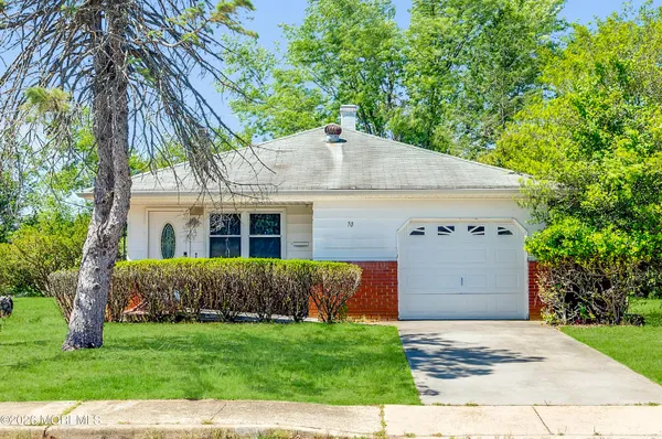 $249,900 | 70 Grenada Street, Toms River, NJ 08757