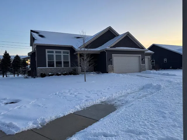 $520,000 | 41 Brookstone Circle, Bloomington, IL 61704