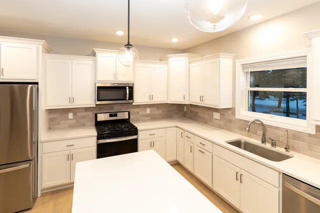 $520,000 | 41 Brookstone Circle, Bloomington, IL 61704