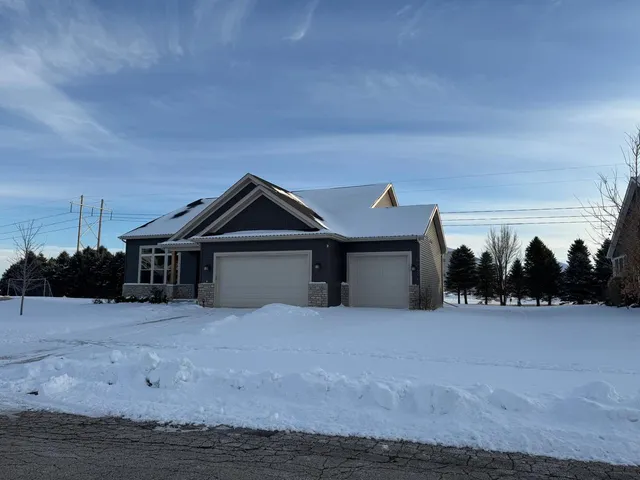 $520,000 | 41 Brookstone Circle, Bloomington, IL 61704