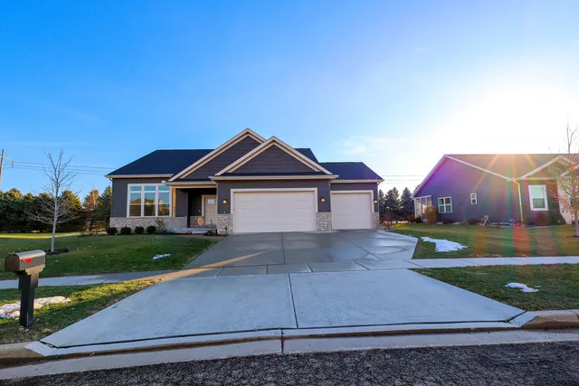 $520,000 | 41 Brookstone Circle, Bloomington, IL 61704