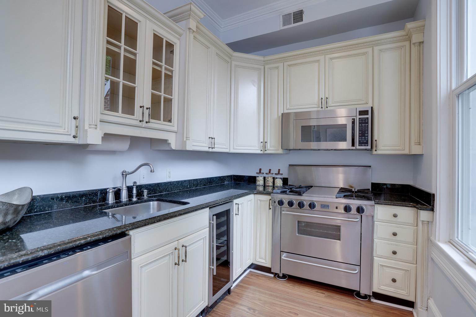 711 Massachusetts Avenue Northeast Washington, DC 20002 - Photo 18 of 68 Ample storage for everything