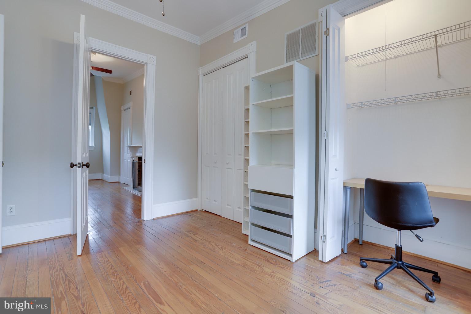 711 Massachusetts Avenue Northeast Washington, DC 20002 - Photo 47 of 68 Great 4th bedroom or home office