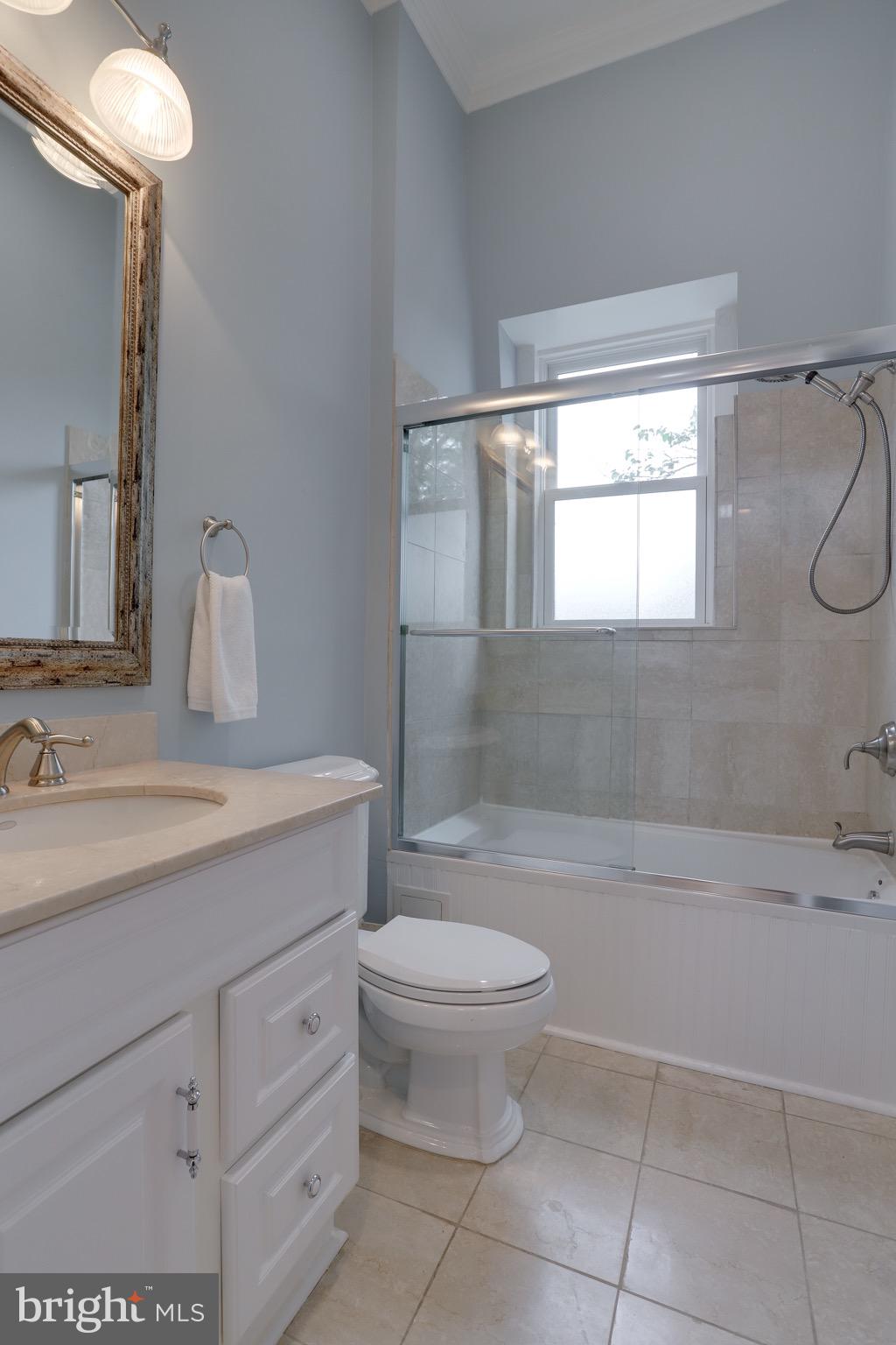 711 Massachusetts Avenue Northeast Washington, DC 20002 - Photo 51 of 68 Includes a jetted tub