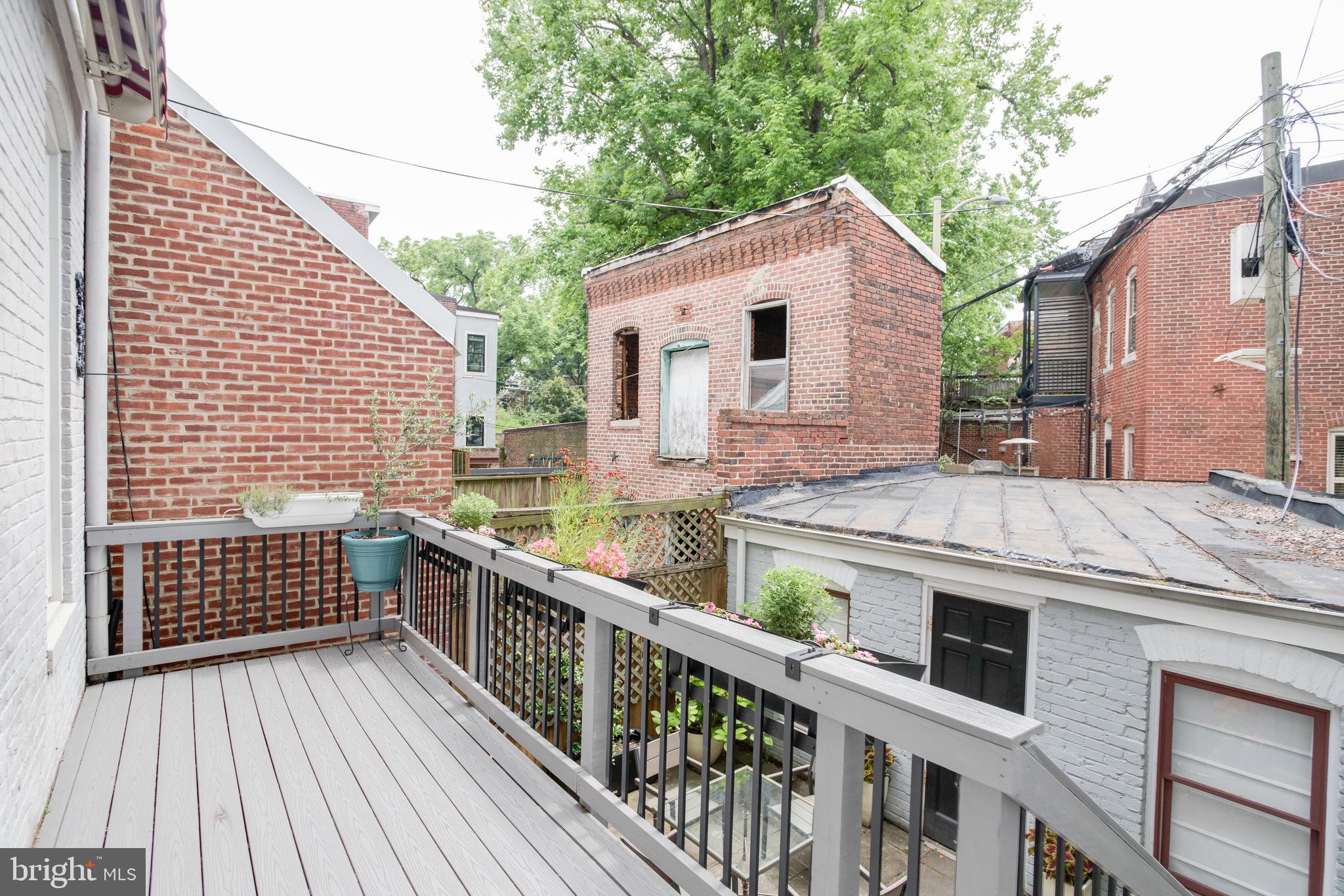 711 Massachusetts Avenue Northeast Washington, DC 20002 - Photo 6 of 68 Deck off the kitchen