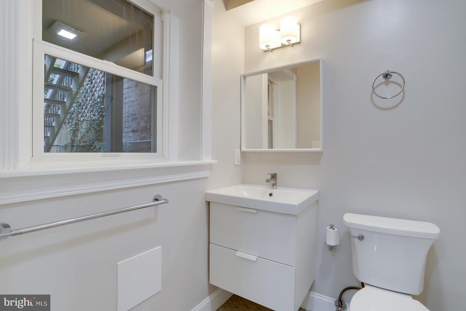 711 Massachusetts Avenue Northeast Washington, DC 20002 - Photo 63 of 68 Large basement bath