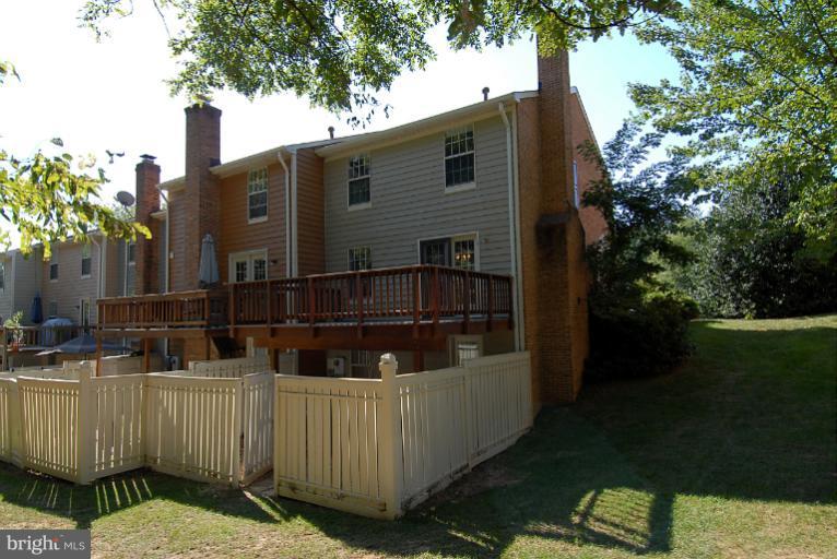 1489 Autumn Ridge Circle Reston, VA 20194 - Photo 6 of 23 a view of outdoor space and yard