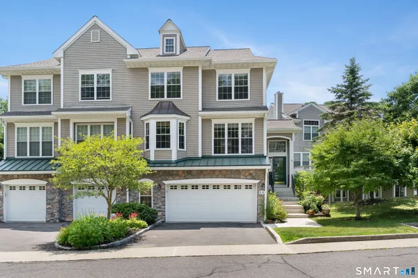$599,000 | 14 Cambridge Drive, Unit 14, Danbury, CT 06811