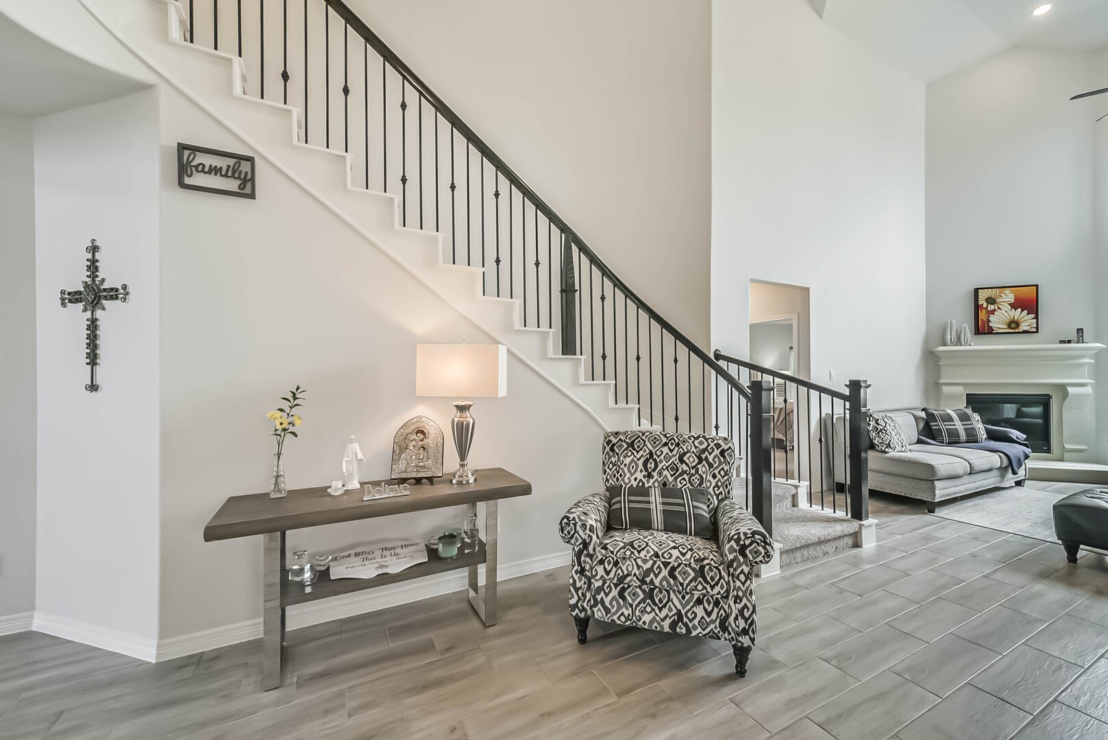 1711 Country Air Lane Missouri City, TX 77459 - Photo 6 of 29 a view of entryway and hall with wooden floor