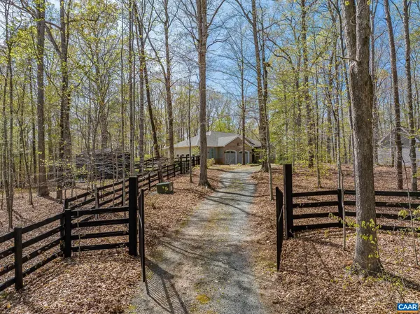 $1,100,000 | 9130 Totier Creek Road, Scottsville, VA 24590