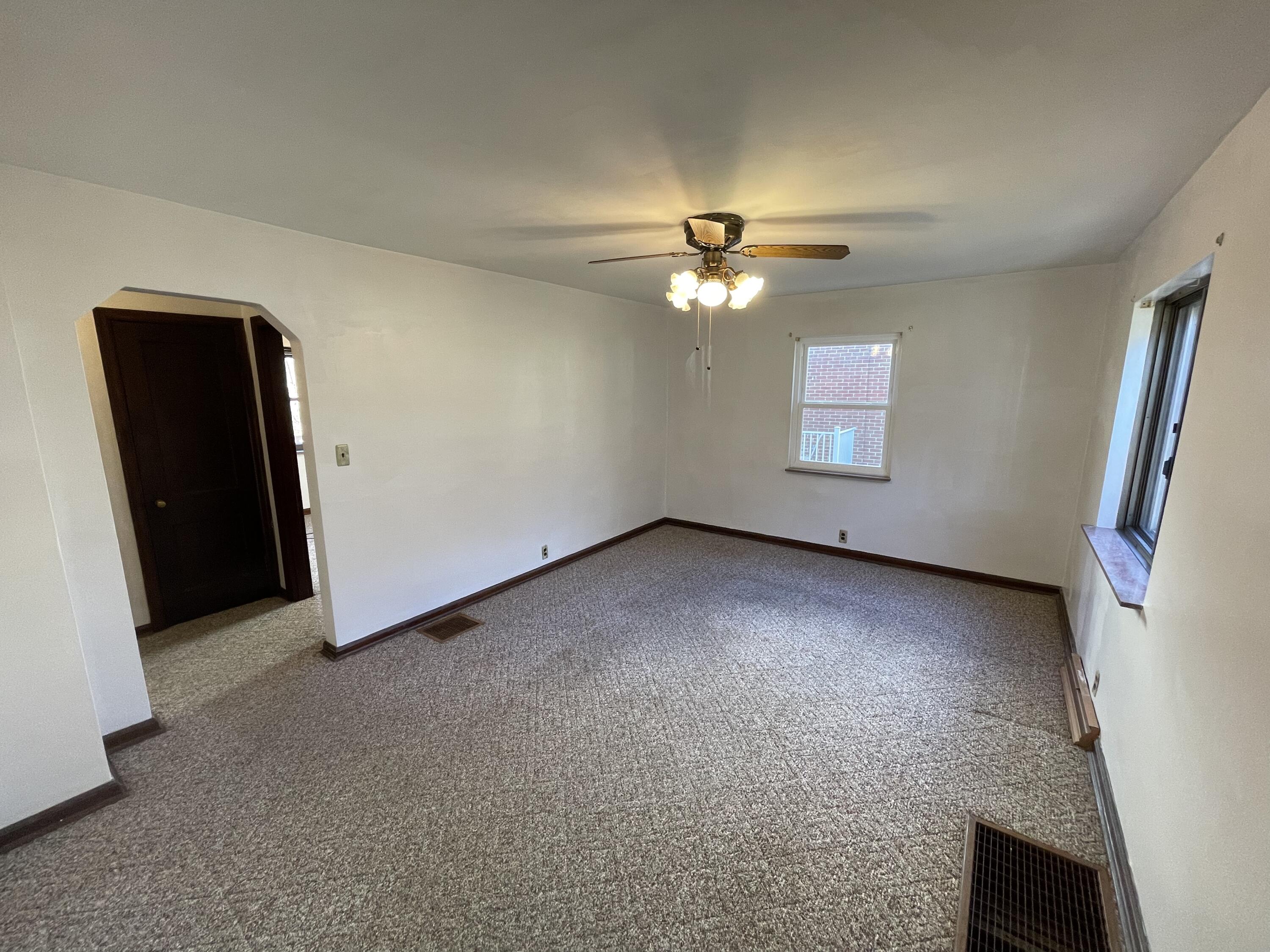 331 Riddle Place Newport, KY 41071 - Photo 2 of 22 Gallery Image 2