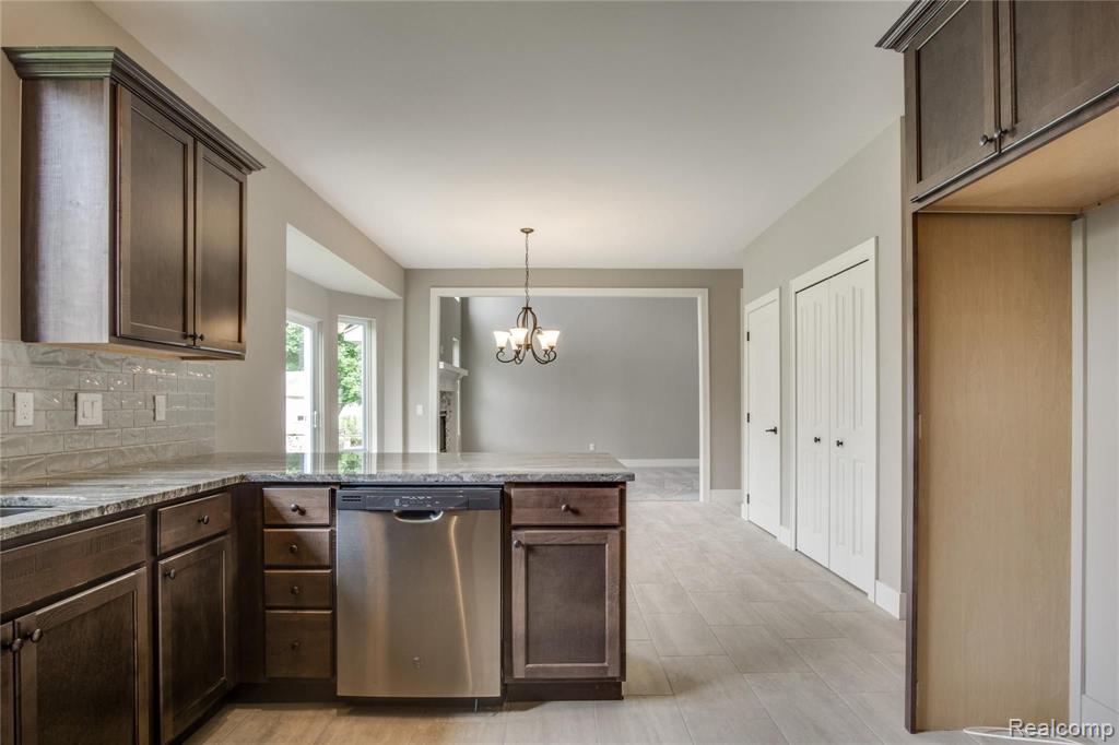 2914 Walsh Drive Rochester Hills, MI 48309 - Photo 16 of 36