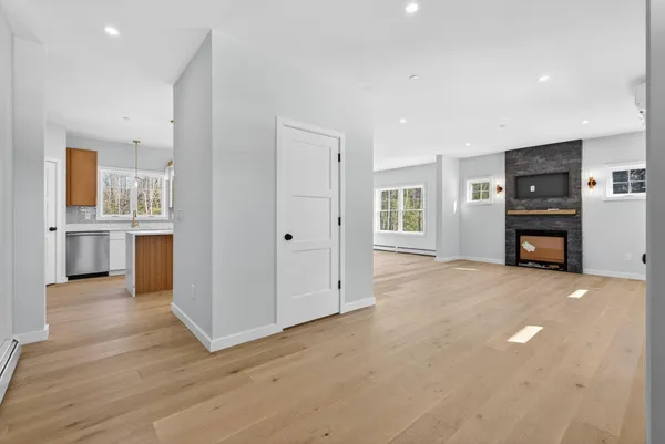 $1,150,000 | 17 Betty Lane, Windham, ME 04062