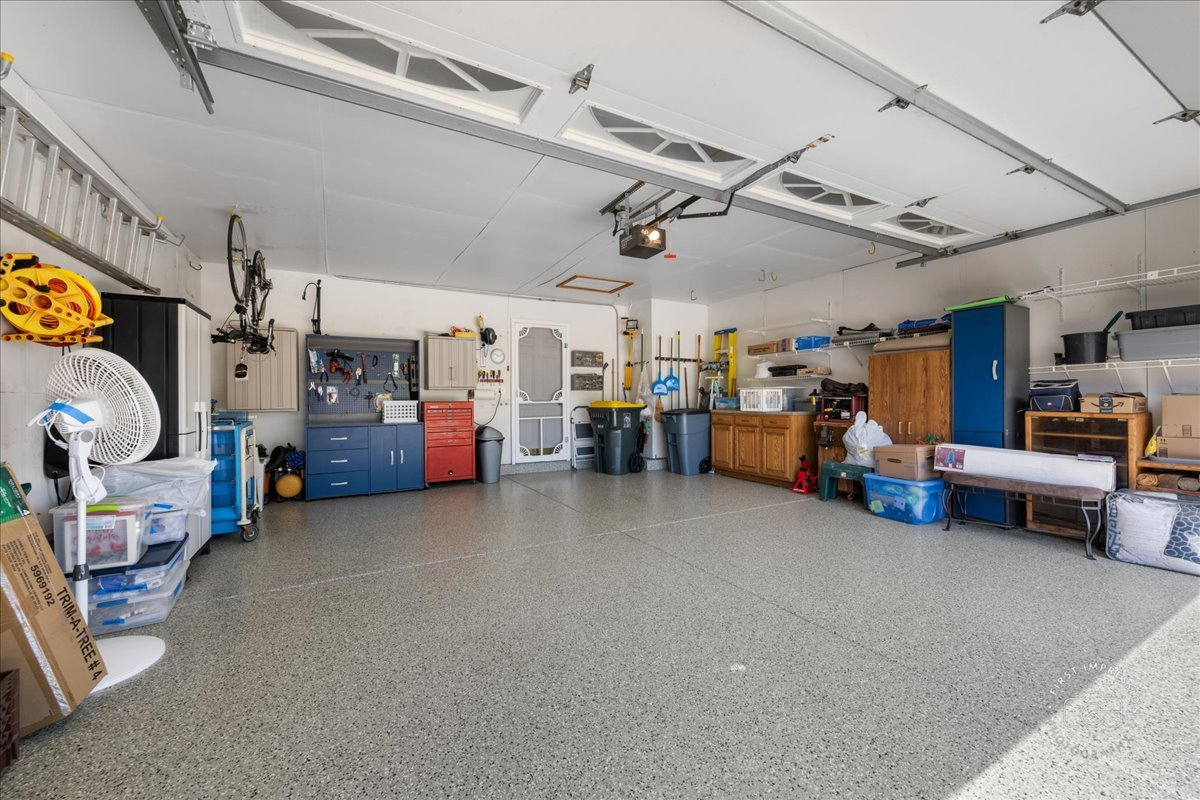 375 Hunter Drive Carol Stream, IL 60188 - Photo 20 of 20 a view of a garage with furniture