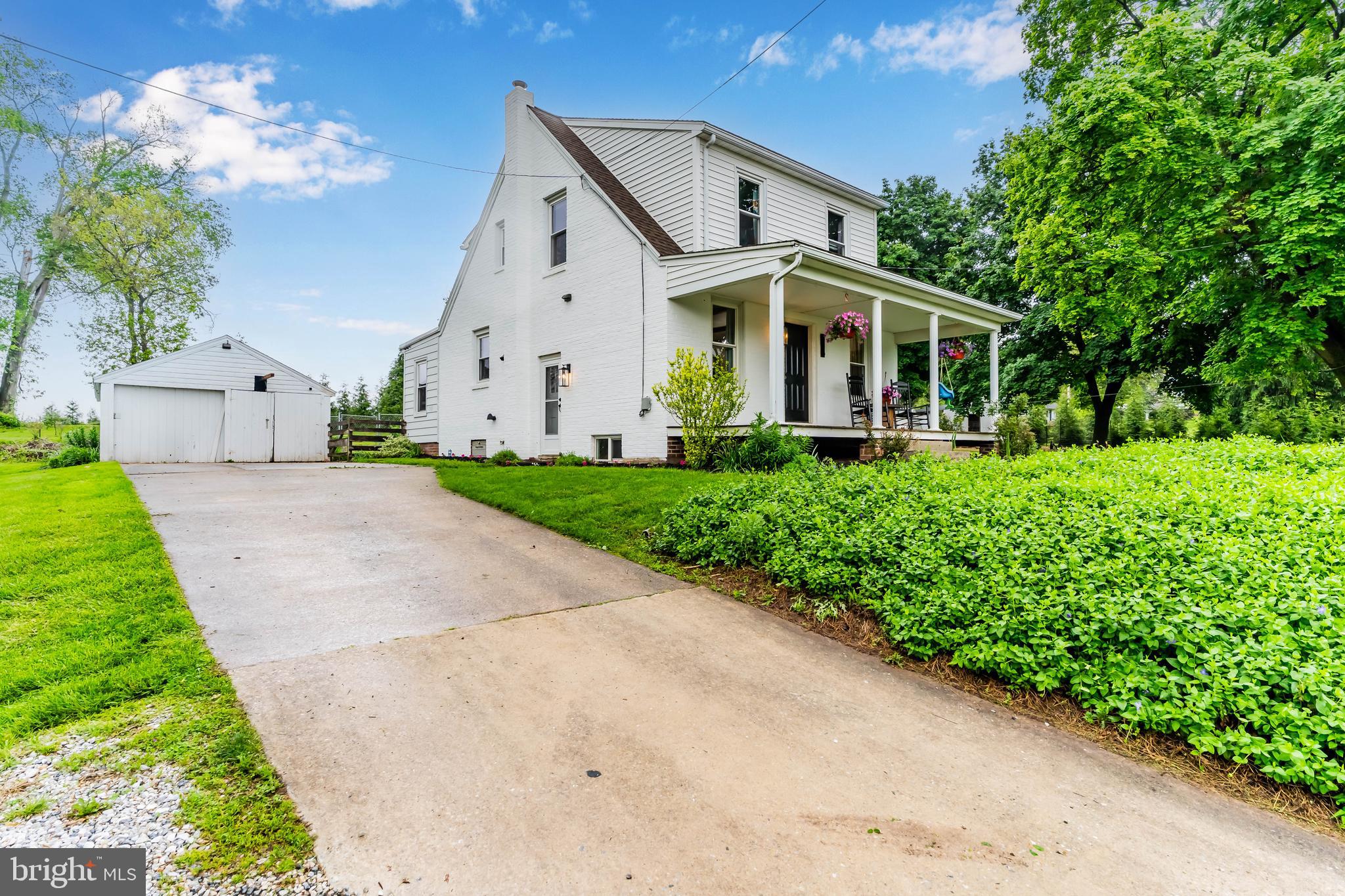 446 Big Mt Road Thomasville, PA 17364 - Photo 3 of 43 Gallery Image 3