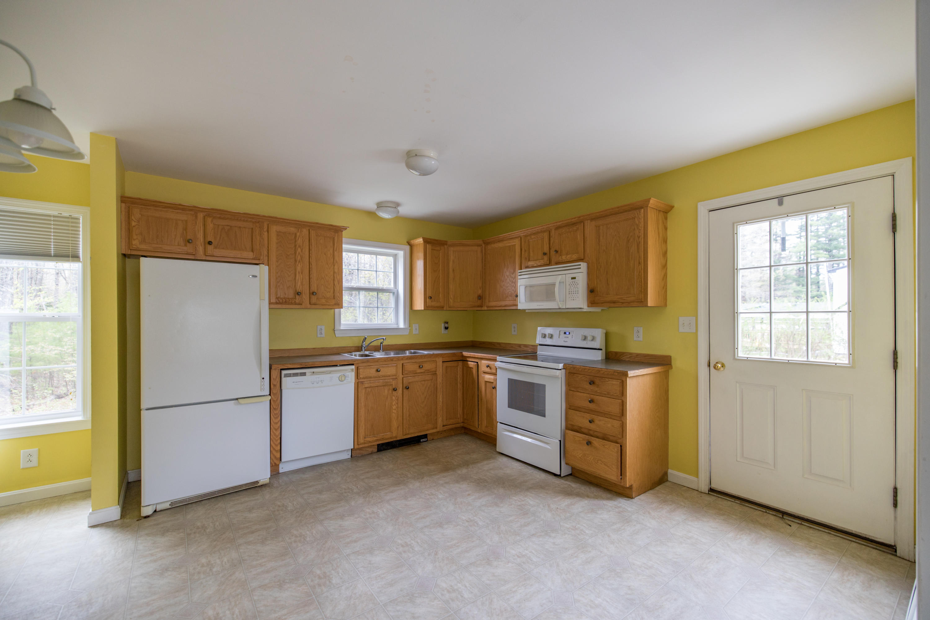 259 Garfield Road Auburn, ME 04210 - Photo 6 of 26 6I3A5323