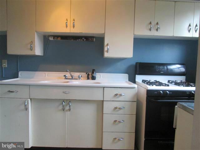 3711 Rexmere Road Baltimore, MD 21218 - Photo 7 of 23