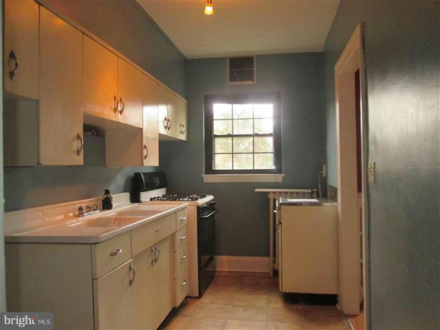 3711 Rexmere Road Baltimore, MD 21218 - Photo 8 of 23 a utility room with dryer and washer