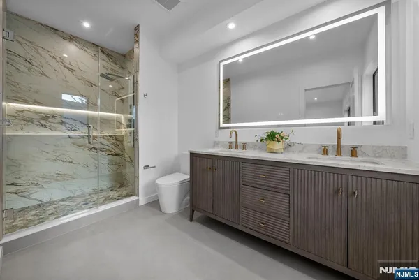 $7,500 | 74 Liberty Place, Unit 1, Palisades Park, NJ 07650