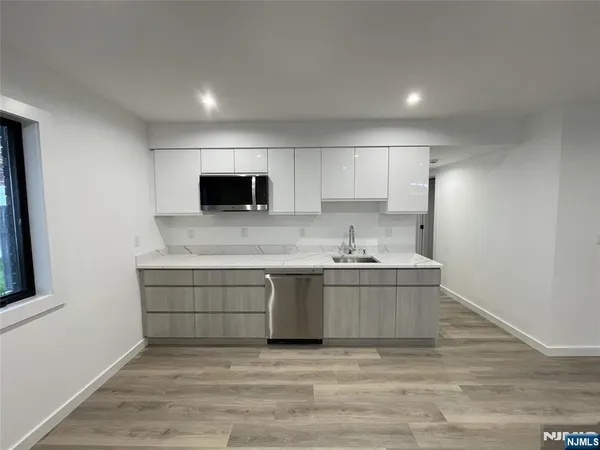 $7,500 | 74 Liberty Place, Unit 1, Palisades Park, NJ 07650