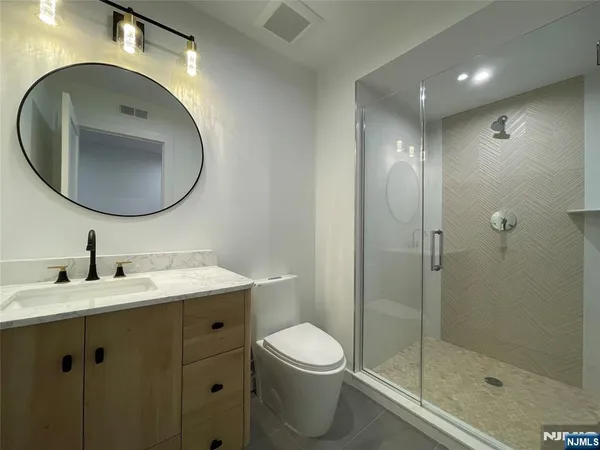 $7,500 | 74 Liberty Place, Unit 1, Palisades Park, NJ 07650