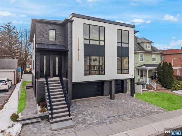 $7,500 | 74 Liberty Place, Unit 1, Palisades Park, NJ 07650