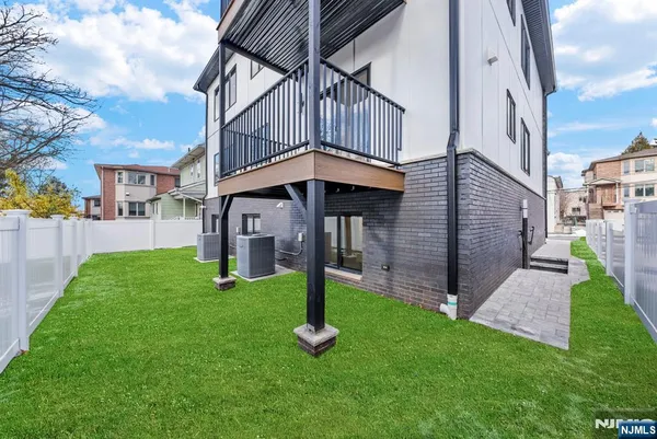 $7,500 | 74 Liberty Place, Unit 1, Palisades Park, NJ 07650