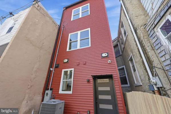 $2,950 | 458 Earlham Terrace, Philadelphia, PA 19144