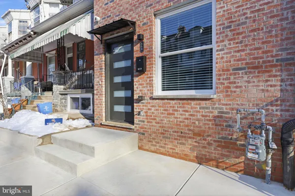 a view of entryway front of the house