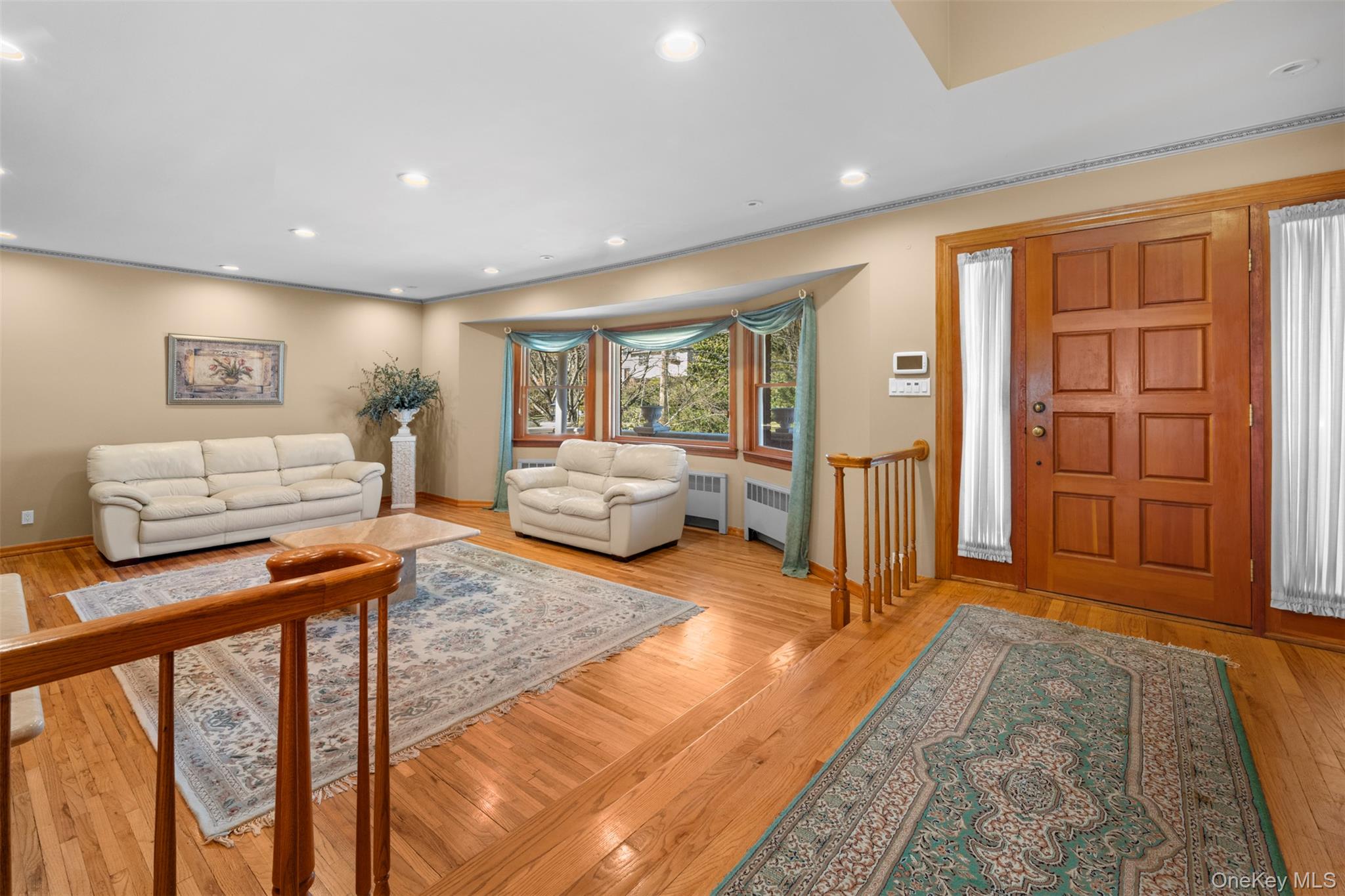 22 Ravine Road Great Neck, NY 11023 - Photo 5 of 30