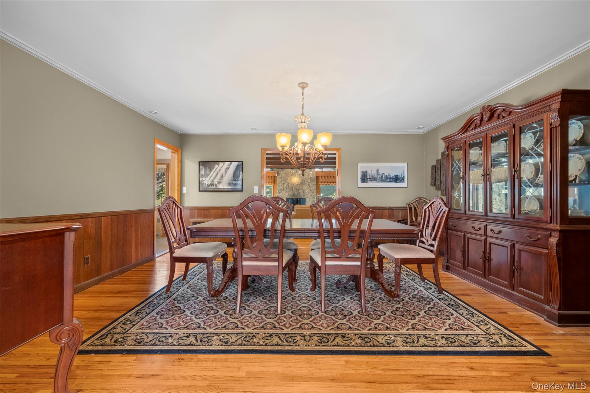 22 Ravine Road Great Neck, NY 11023 - Photo 7 of 30