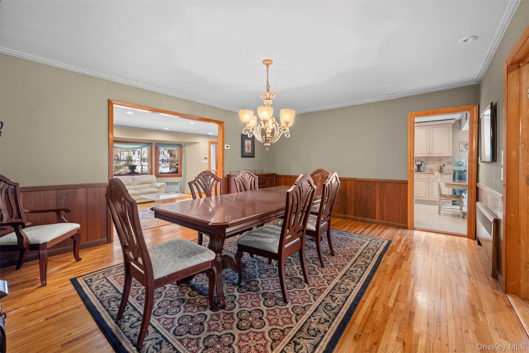 22 Ravine Road Great Neck, NY 11023 - Photo 8 of 30