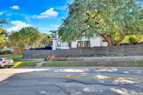 $1,850 | 1115 Enfield Road, Unit C, Austin, TX 78703