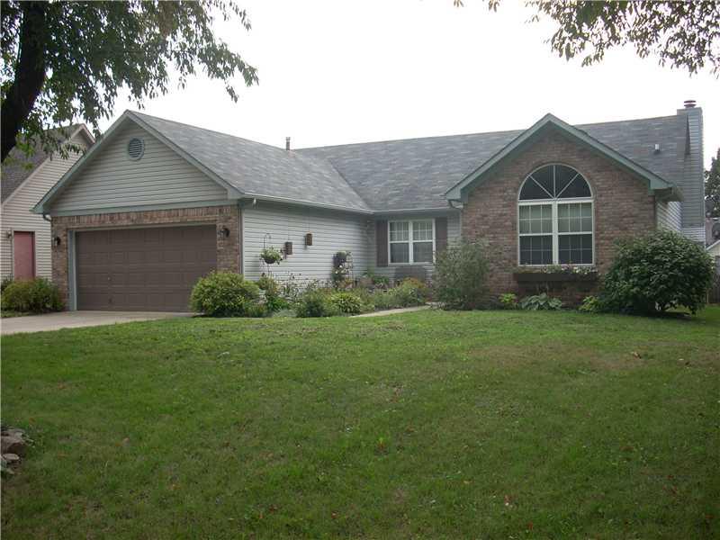 533 Mc Gregor Road Indianapolis, IN 46217 - Photo 2 of 15 Gallery Image 2