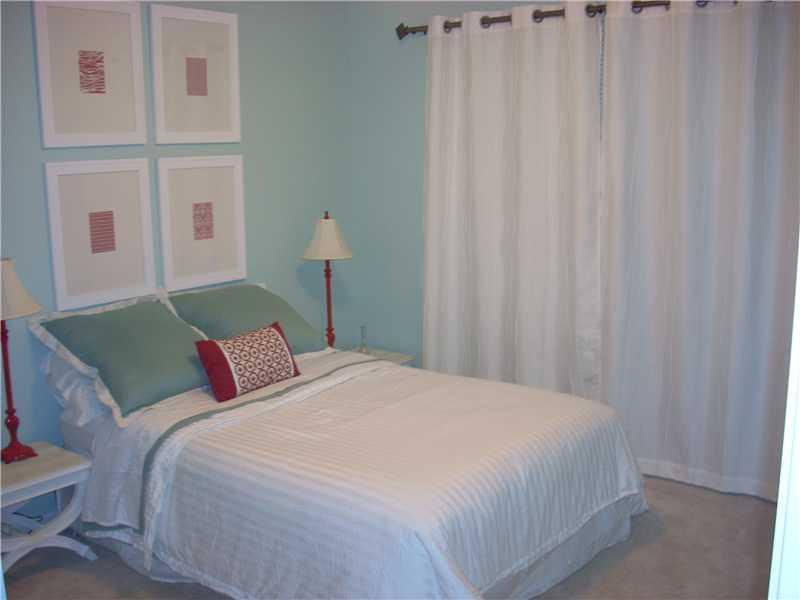 533 Mc Gregor Road Indianapolis, IN 46217 - Photo 12 of 15 Gallery Image 12