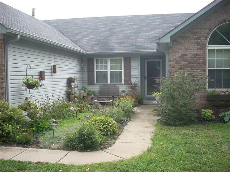 533 Mc Gregor Road Indianapolis, IN 46217 - Photo 4 of 15 Gallery Image 4