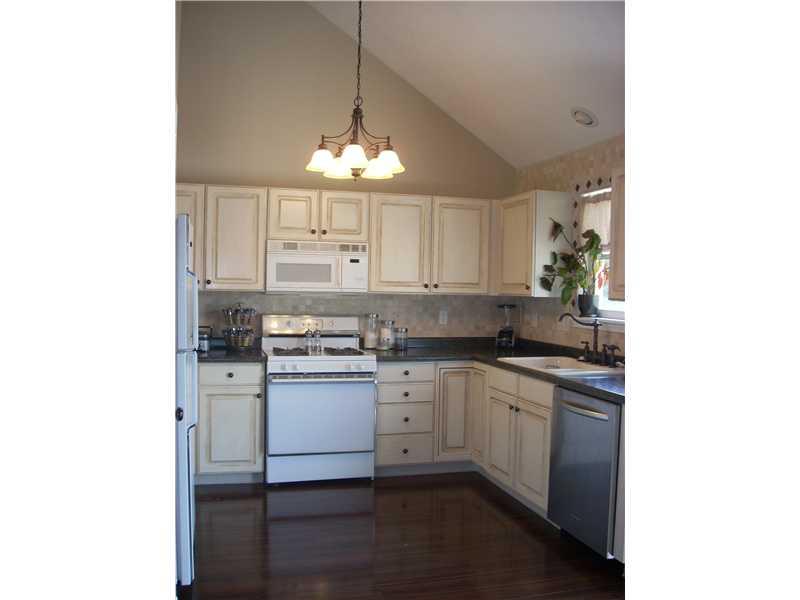 533 Mc Gregor Road Indianapolis, IN 46217 - Photo 5 of 15 Gallery Image 5