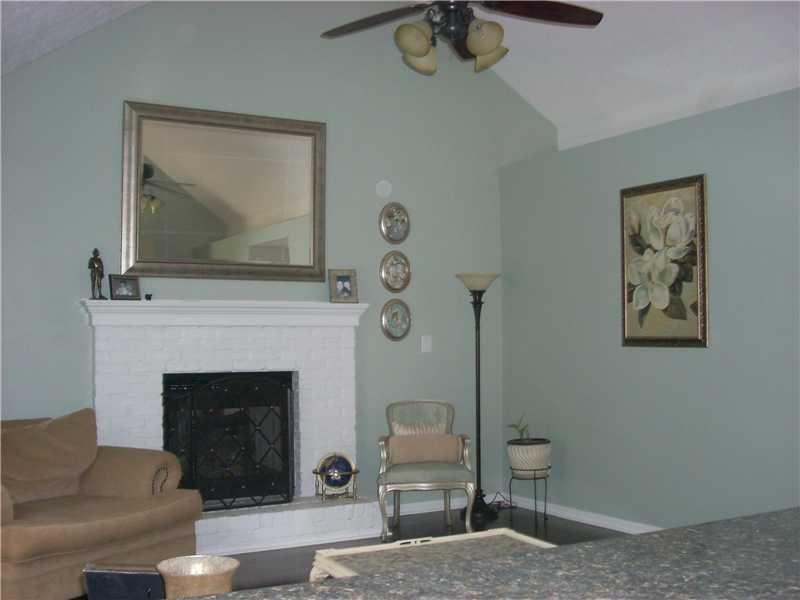 533 Mc Gregor Road Indianapolis, IN 46217 - Photo 8 of 15 Gallery Image 8