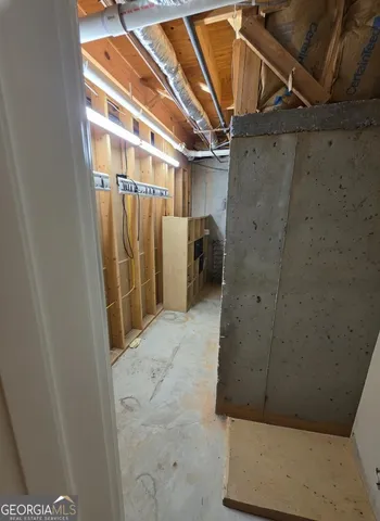 a view of walk in closet