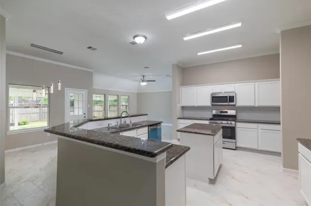 $2,200 | 4723 Richmond Knoll Lane, Fresno, TX 77545