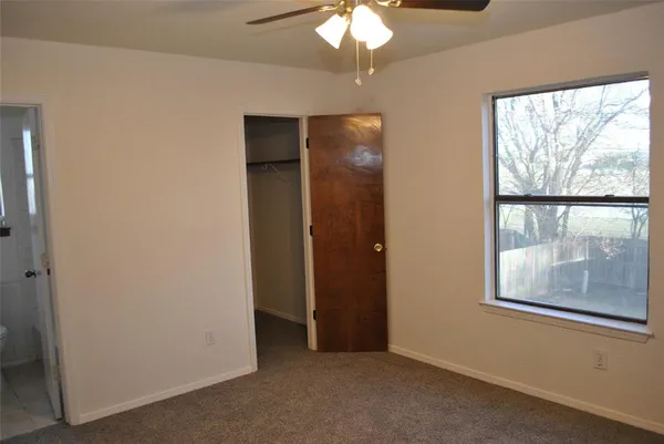 $1,925 | 720 Ash Street, Burleson, TX 76028