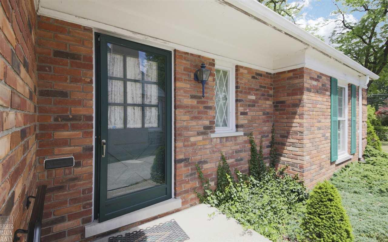85 Vernier Road Grosse Pointe, MI 48236 - Photo 2 of 31 31294792-1.JPG